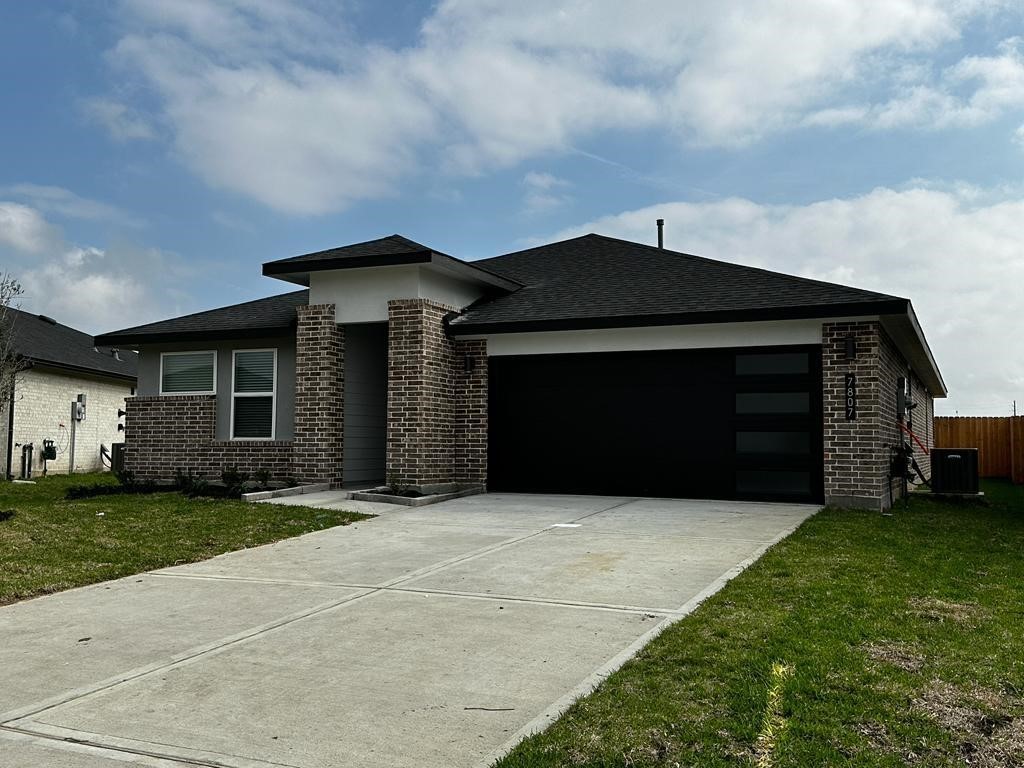 7906 Brumbly Lane Rosharon, TX 77583 - Photo 2 of 15