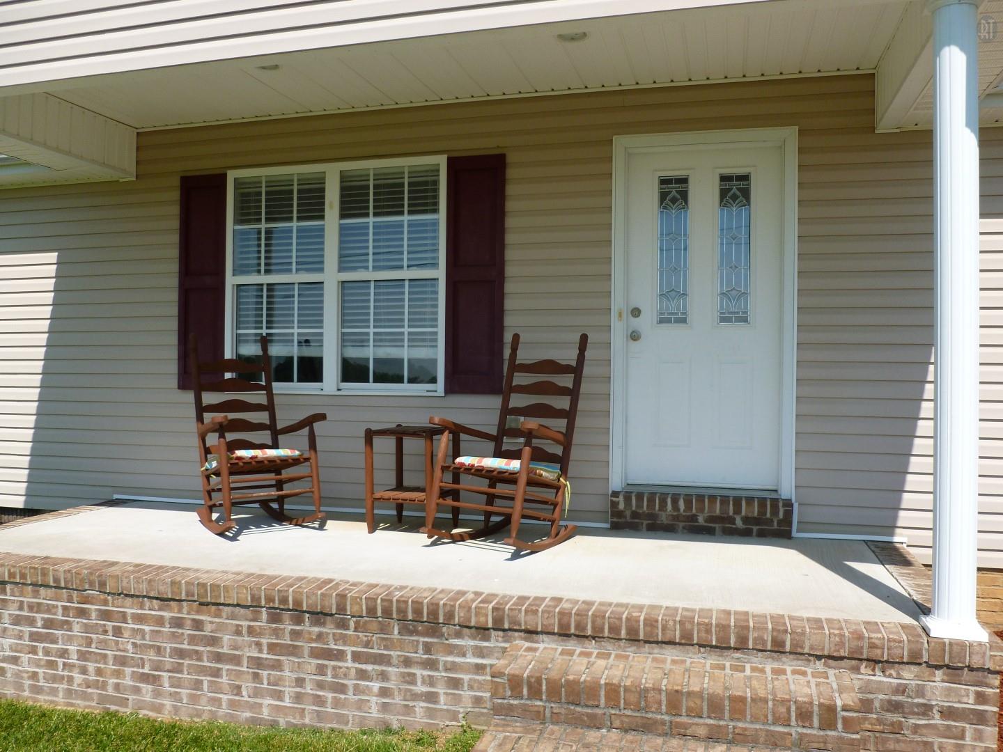 856 Keele Road Manchester, TN 37355 - Photo 3 of 22 Great front porch sitting area.