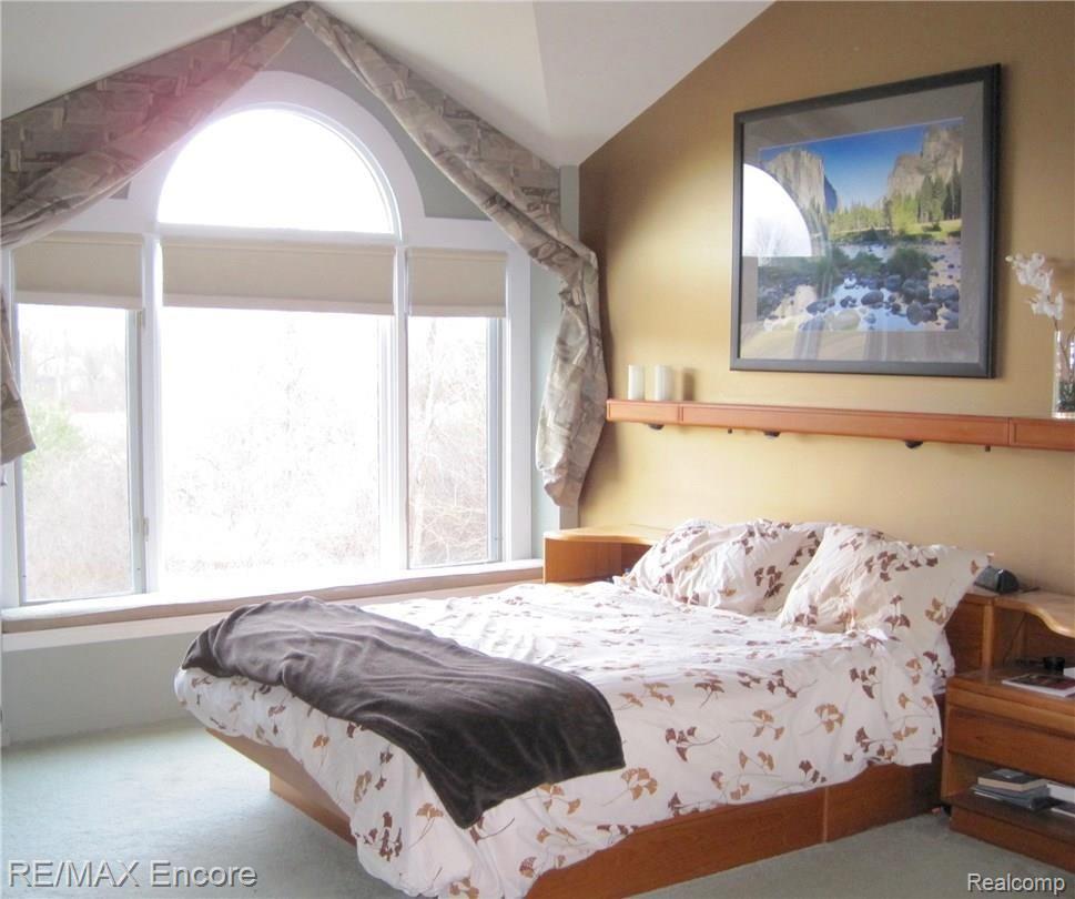 6787 Oakhurst Ridge Road Clarkston, MI 48348 - Photo 21 of 37 Vaulted Master Bedroom