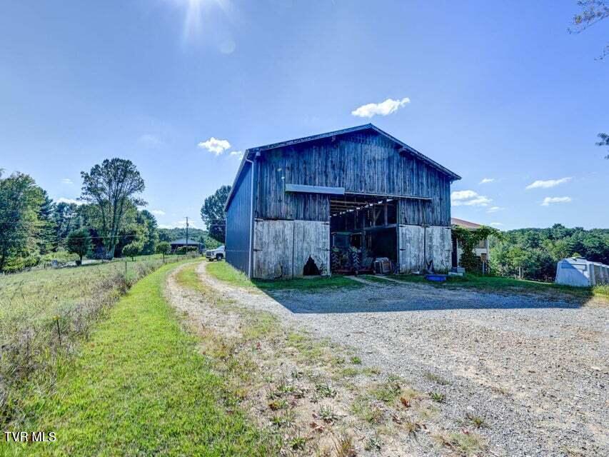 5200 Greene Mountain Road Greeneville, TN 37743 - Photo 30 of 47 5200 - 27