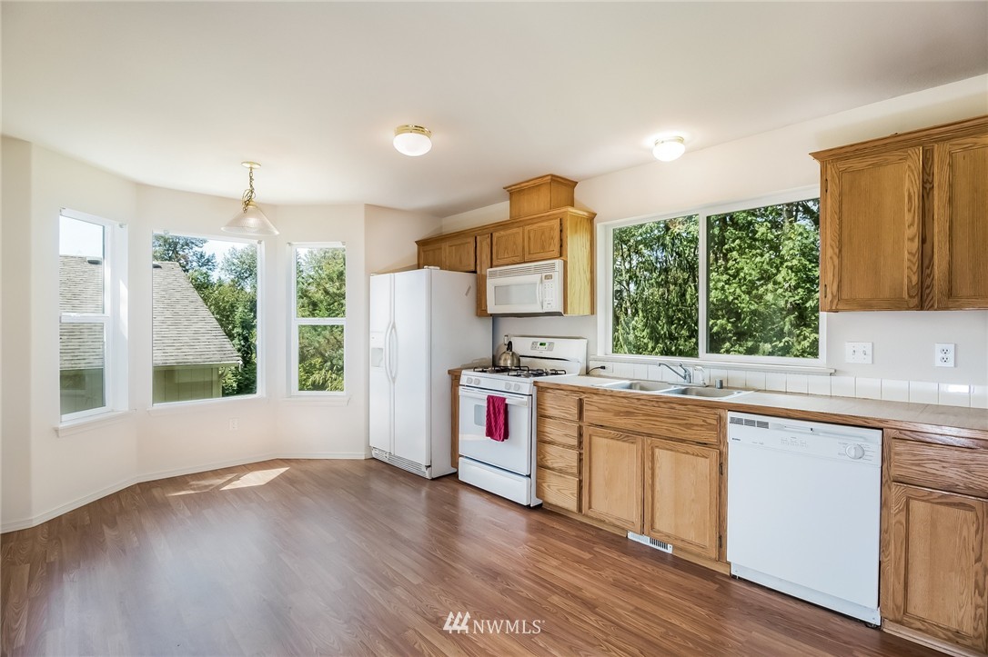 14546 Southeast 188 Way Renton, WA 98058 - Photo 8 of 25 Gallery Image 8