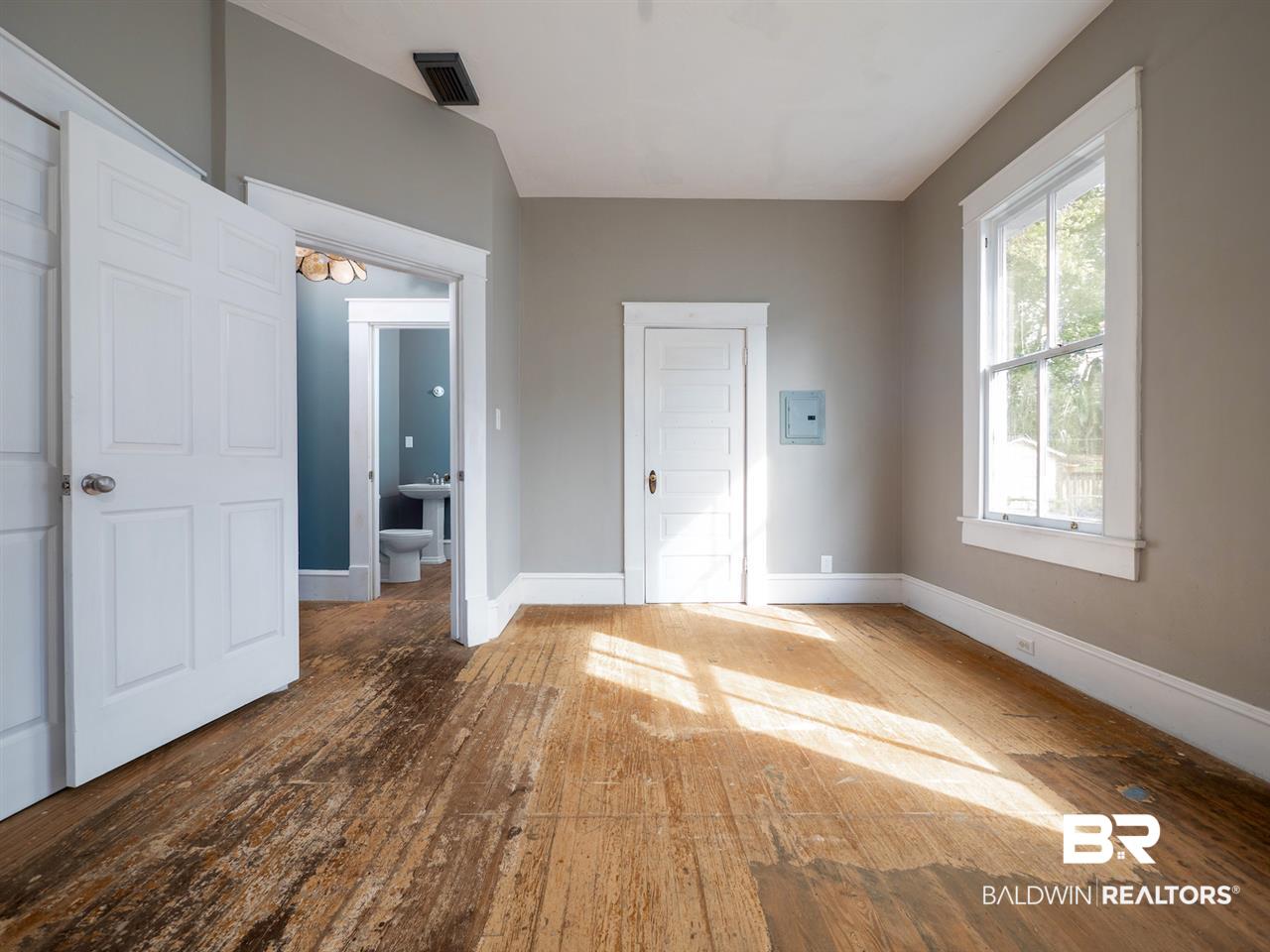 18 Kenneth Street Mobile, AL 36607 - Photo 11 of 36 Master Bedroom