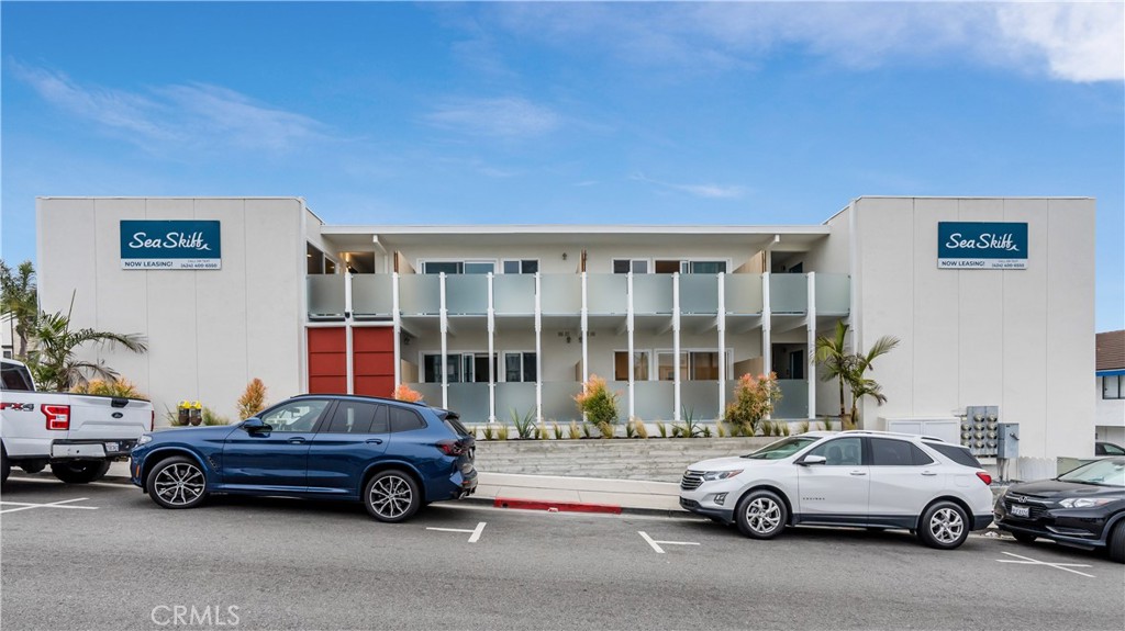 150 10th Street Hermosa Beach, CA 90254 - Photo 6 of 19 a car parked in front of a house