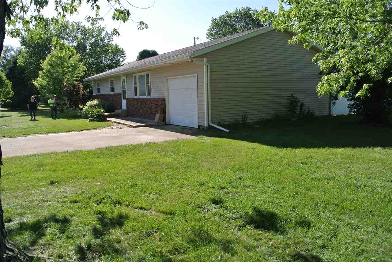 906 Fortna Drives Rochester, IN 46975 - Photo 2 of 16