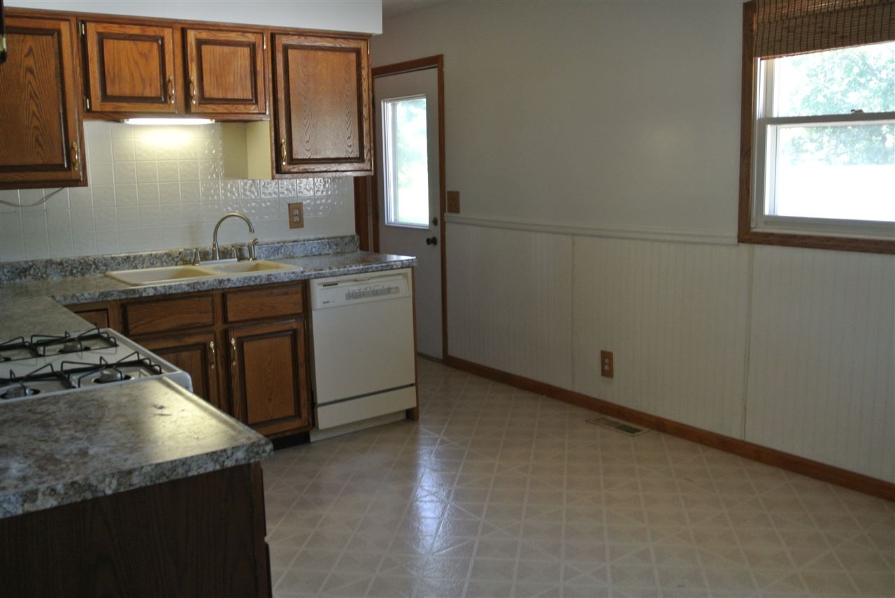 906 Fortna Drives Rochester, IN 46975 - Photo 6 of 16