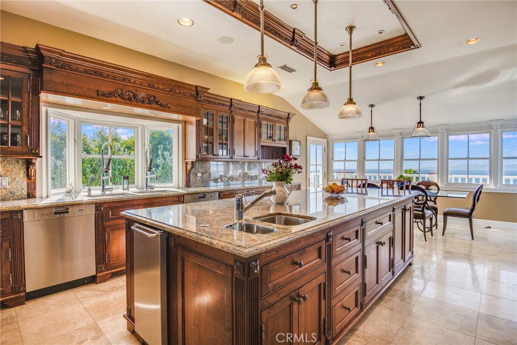 1409 Vía Arco Palos Verdes Estates, CA 90274 - Photo 9 of 34