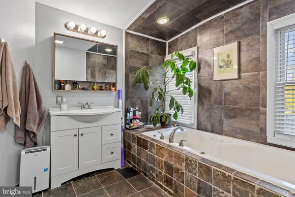 $2,800 | 65 Pine Street, Mount Holly, NJ 08060