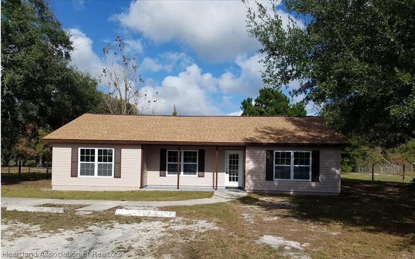 67 Williams Road Lake Placid, FL 33852 - Photo 1 of 12 Gallery Image 1