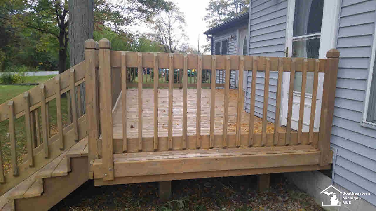 7739 Exeter Road Monroe, MI 48162 - Photo 14 of 21 Deck