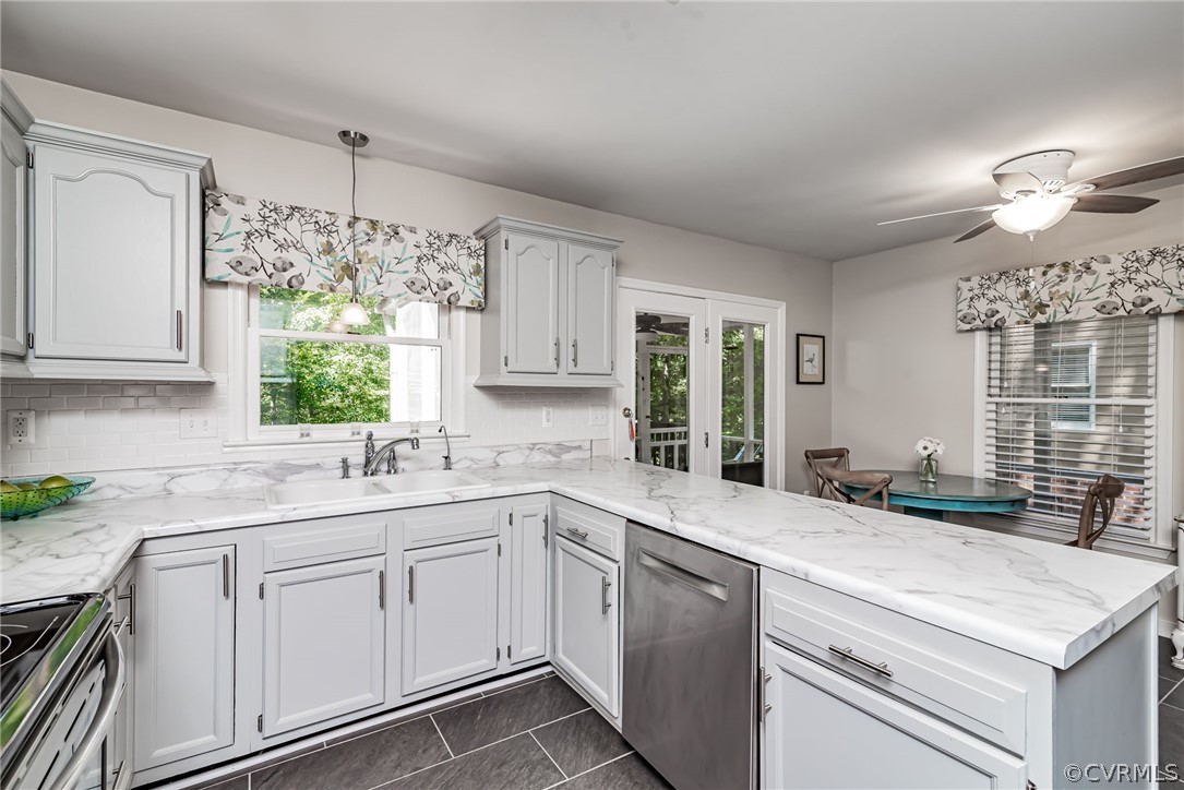 5510 Chatmoss Road Midlothian, VA 23112 - Photo 8 of 40 Natural light and bright colors in the updated and