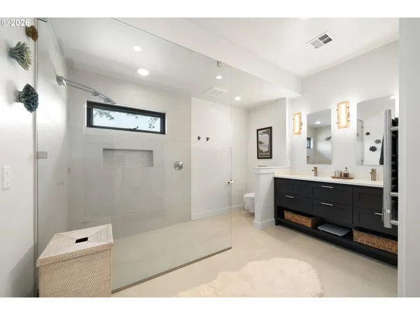 $1,385,000 | 108 West Madison Street, Cannon Beach, OR 97110