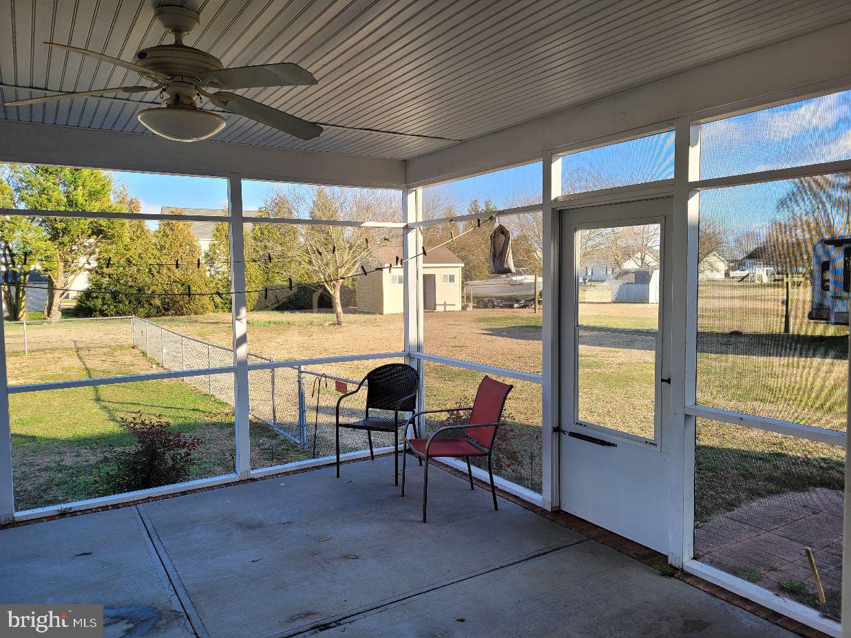 36423 Robin Hood Road Delmar, DE 19940 - Photo 13 of 25 Screened Porch