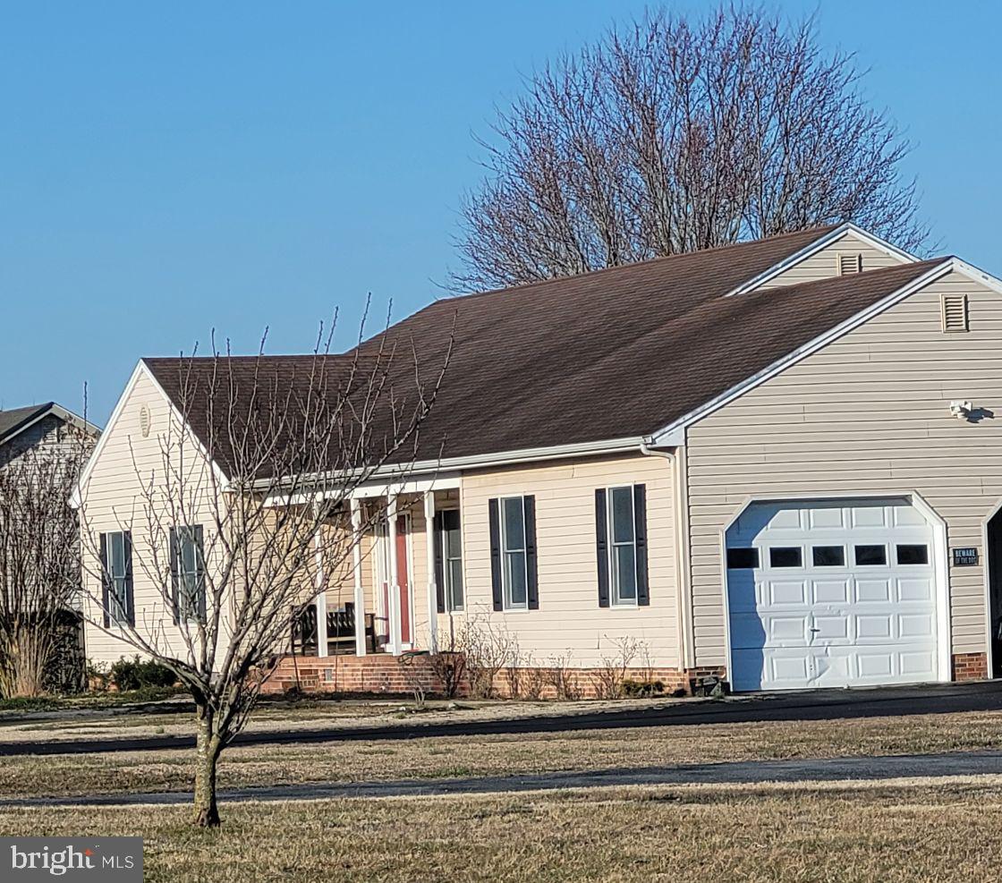 36423 Robin Hood Road Delmar, DE 19940 - Photo 3 of 25 Brick front porch.
8 x 30
