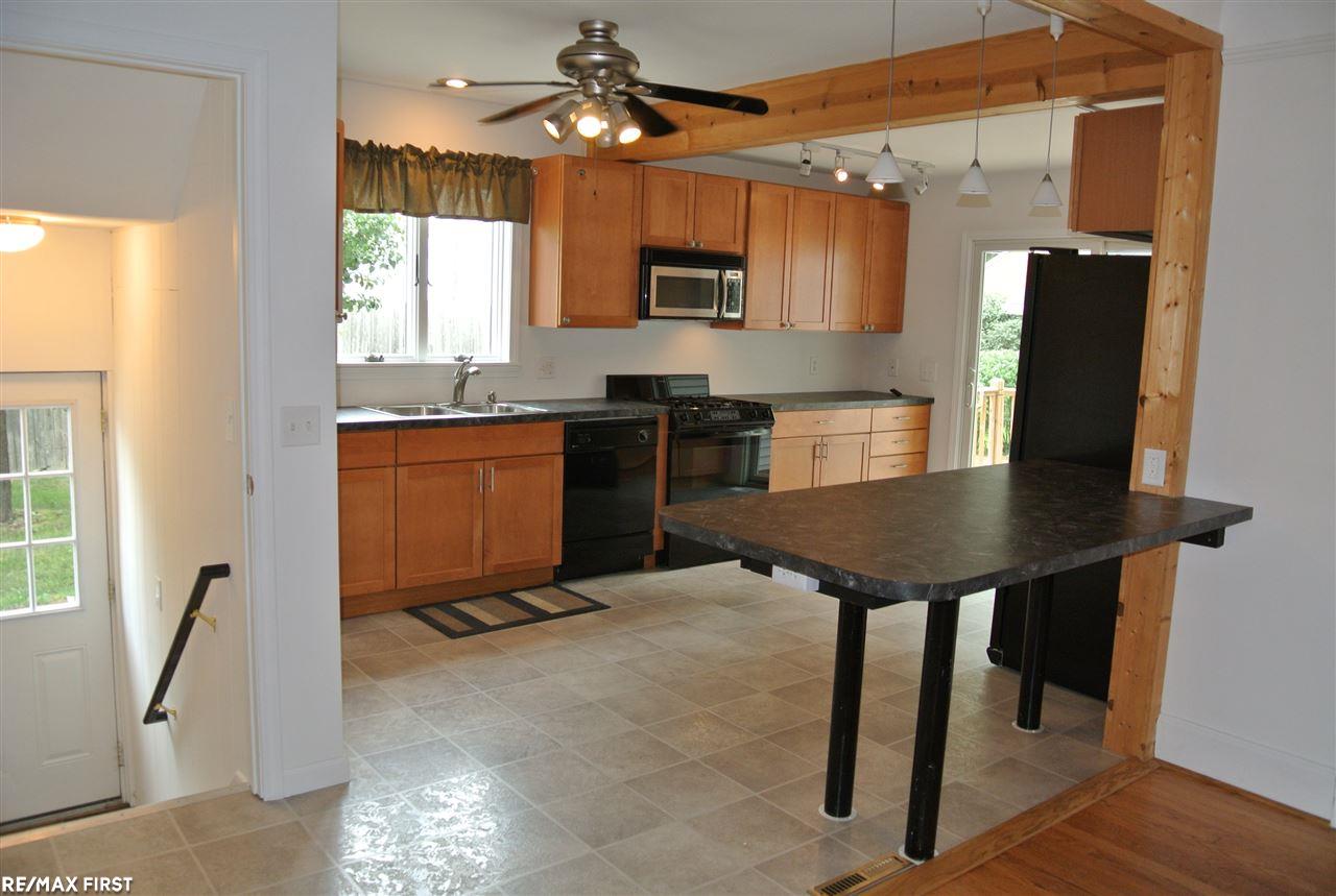 685 Columbia Road Berkley, MI 48072 - Photo 14 of 42 31299754-13.JPG
