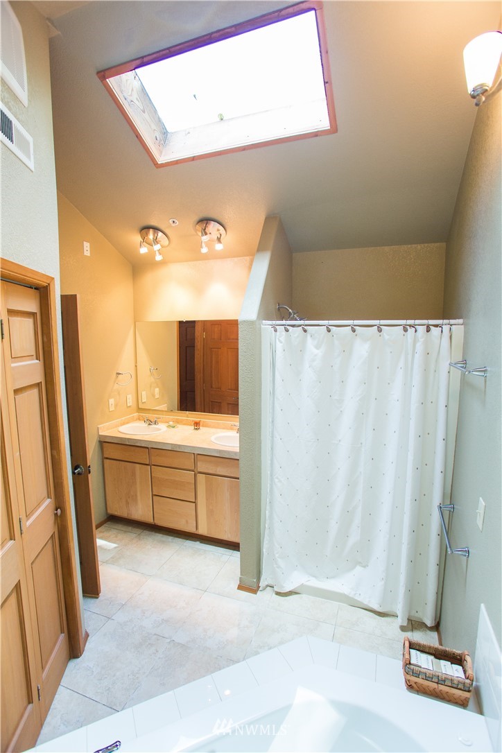 1036 Lake Samish Road Bellingham, WA 98229 - Photo 18 of 25 Gallery Image 18