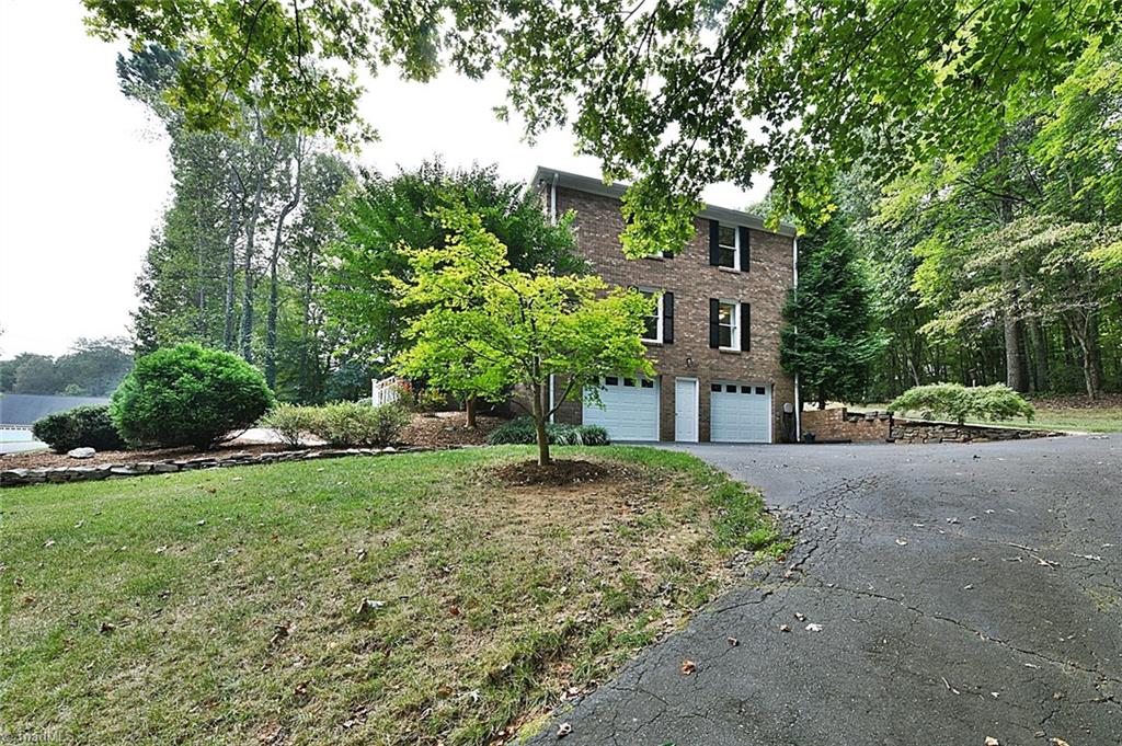 5650 Farmstead Road Pfafftown, NC 27040 - Photo 2 of 25 Gallery Image 2