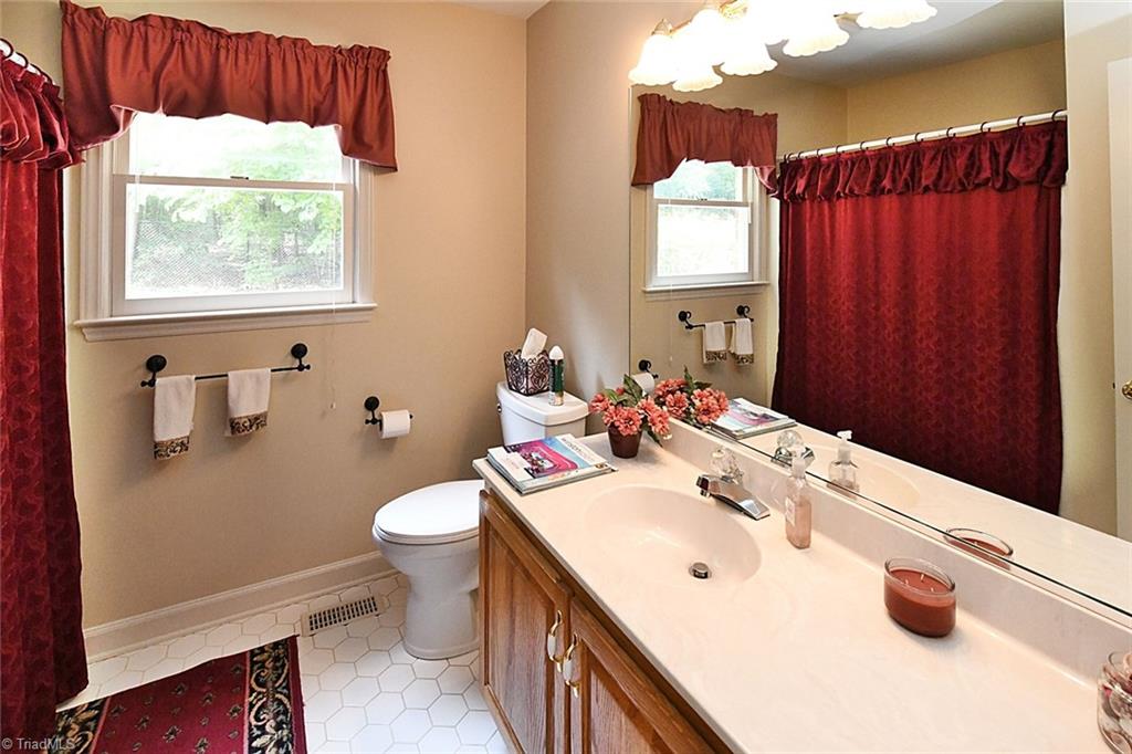 5650 Farmstead Road Pfafftown, NC 27040 - Photo 13 of 25 Gallery Image 13