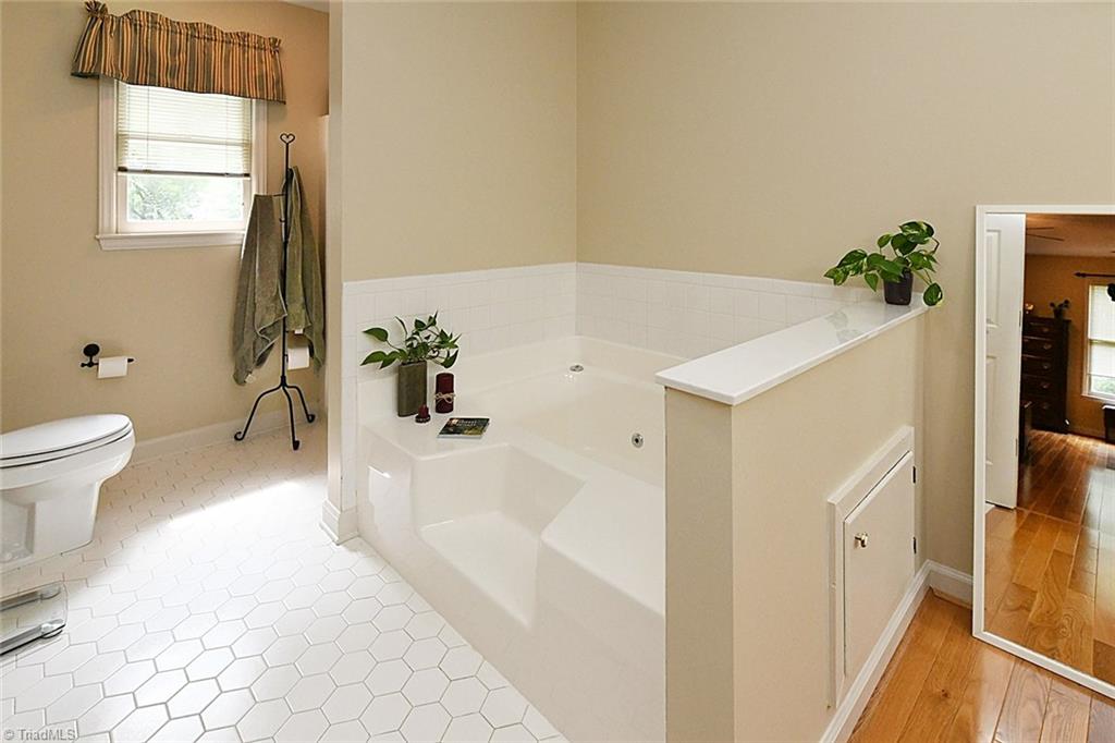 5650 Farmstead Road Pfafftown, NC 27040 - Photo 21 of 25 Gallery Image 21