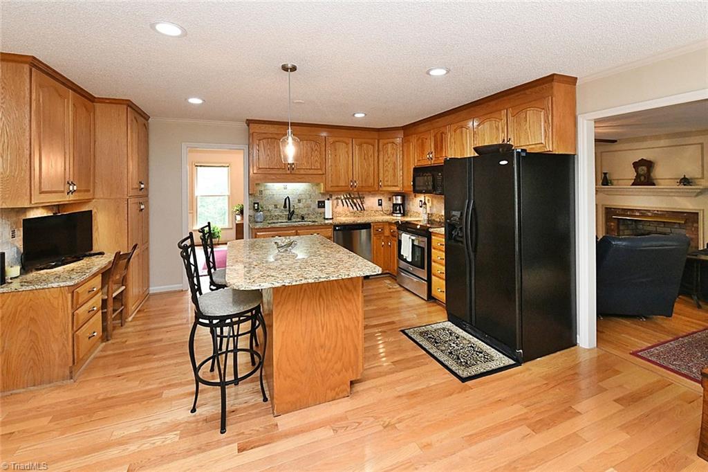 5650 Farmstead Road Pfafftown, NC 27040 - Photo 8 of 25 Gallery Image 8