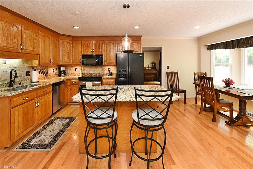 5650 Farmstead Road Pfafftown, NC 27040 - Photo 9 of 25 Gallery Image 9