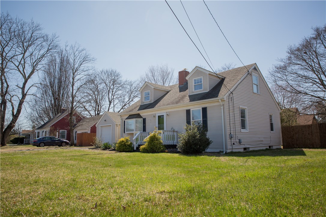 31 Willow Road Smithfield, RI 02828 - Photo 4 of 40