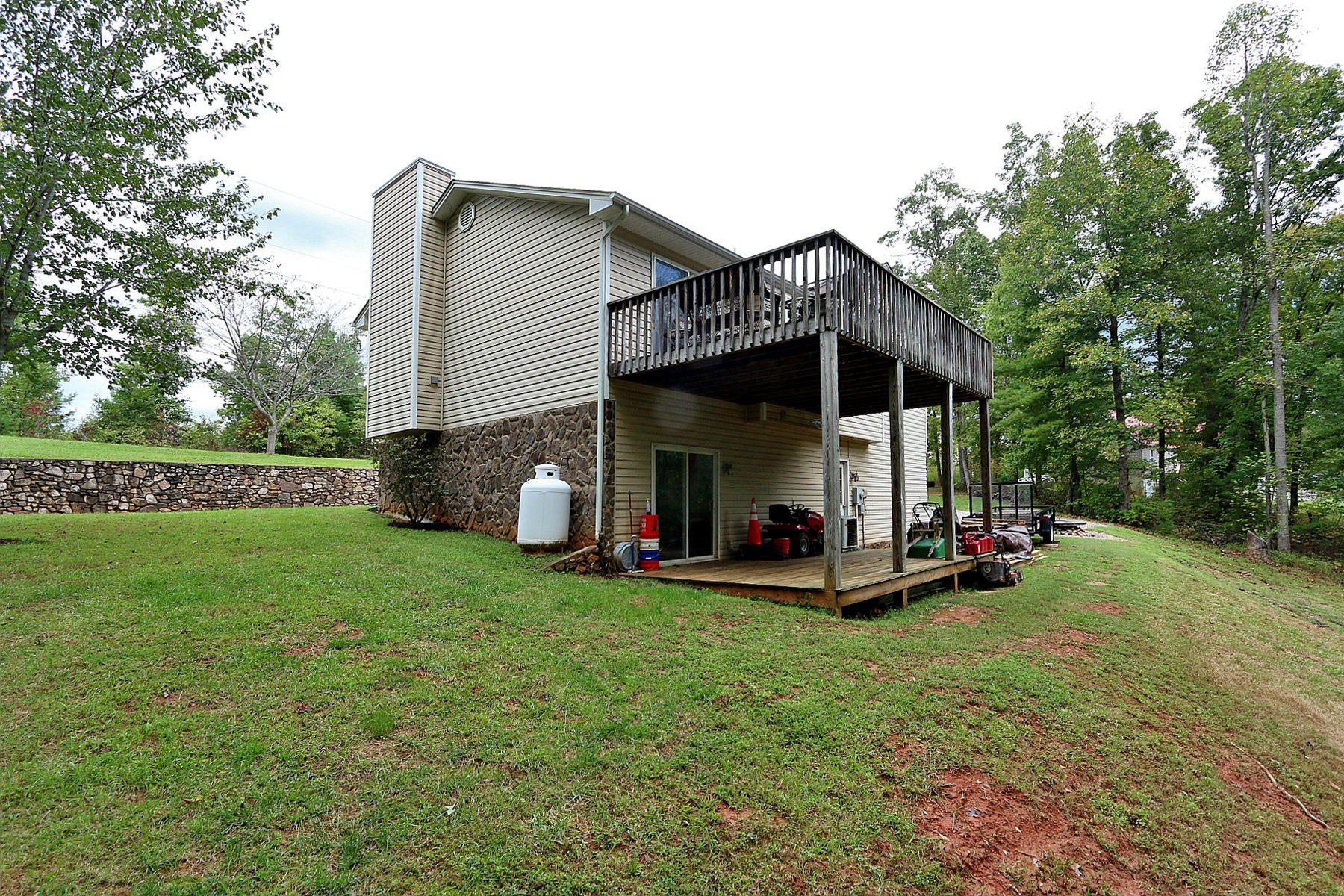 160 Mt Airy Road Hardy, VA 24101 - Photo 11 of 46 Side View