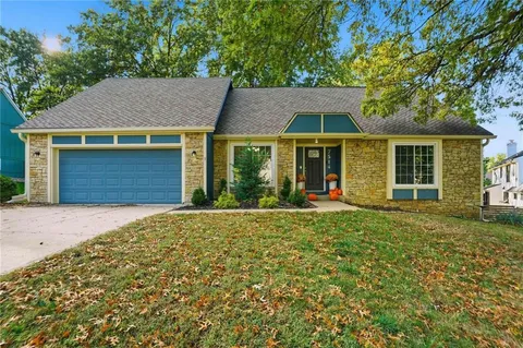 $475,000 | 7514 Caenen Lake Road, Lenexa, KS 66216