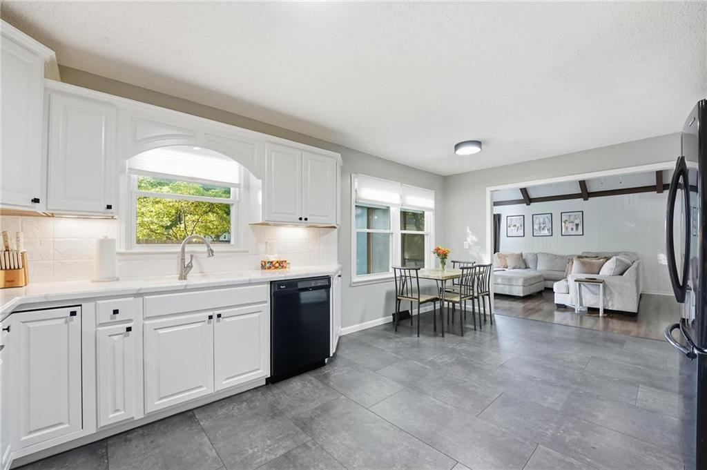 7514 Caenen Lake Road Lenexa, KS 66216 - Photo 11 of 39