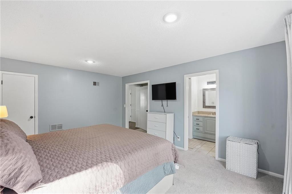 7514 Caenen Lake Road Lenexa, KS 66216 - Photo 16 of 39