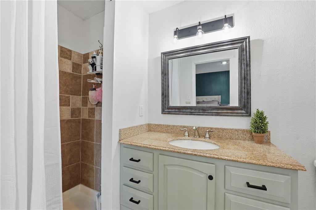 7514 Caenen Lake Road Lenexa, KS 66216 - Photo 17 of 39