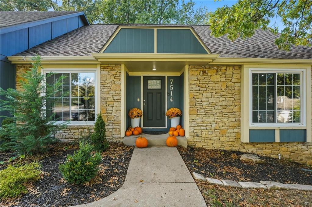 7514 Caenen Lake Road Lenexa, KS 66216 - Photo 2 of 39