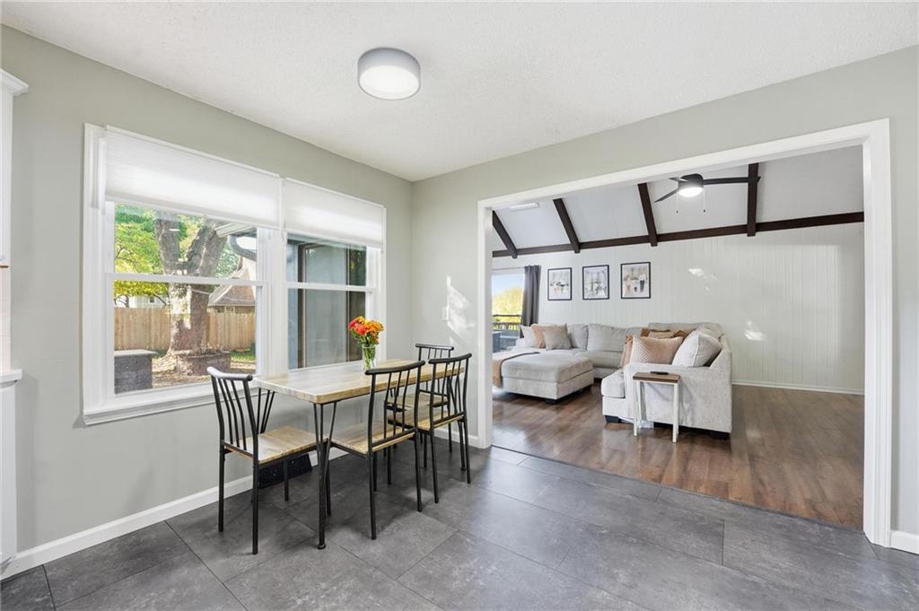 7514 Caenen Lake Road Lenexa, KS 66216 - Photo 9 of 39