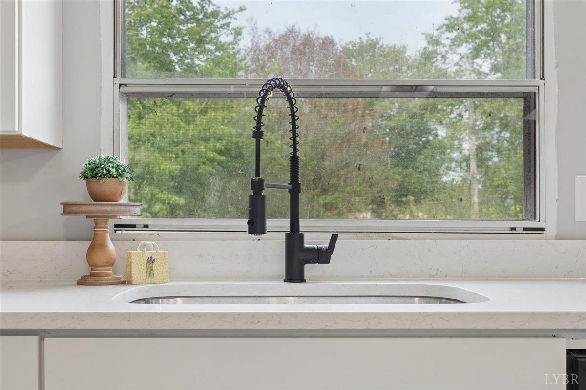 443 Craigtown Road Shipman, VA 22971 - Photo 10 of 29 Gallery Image 10