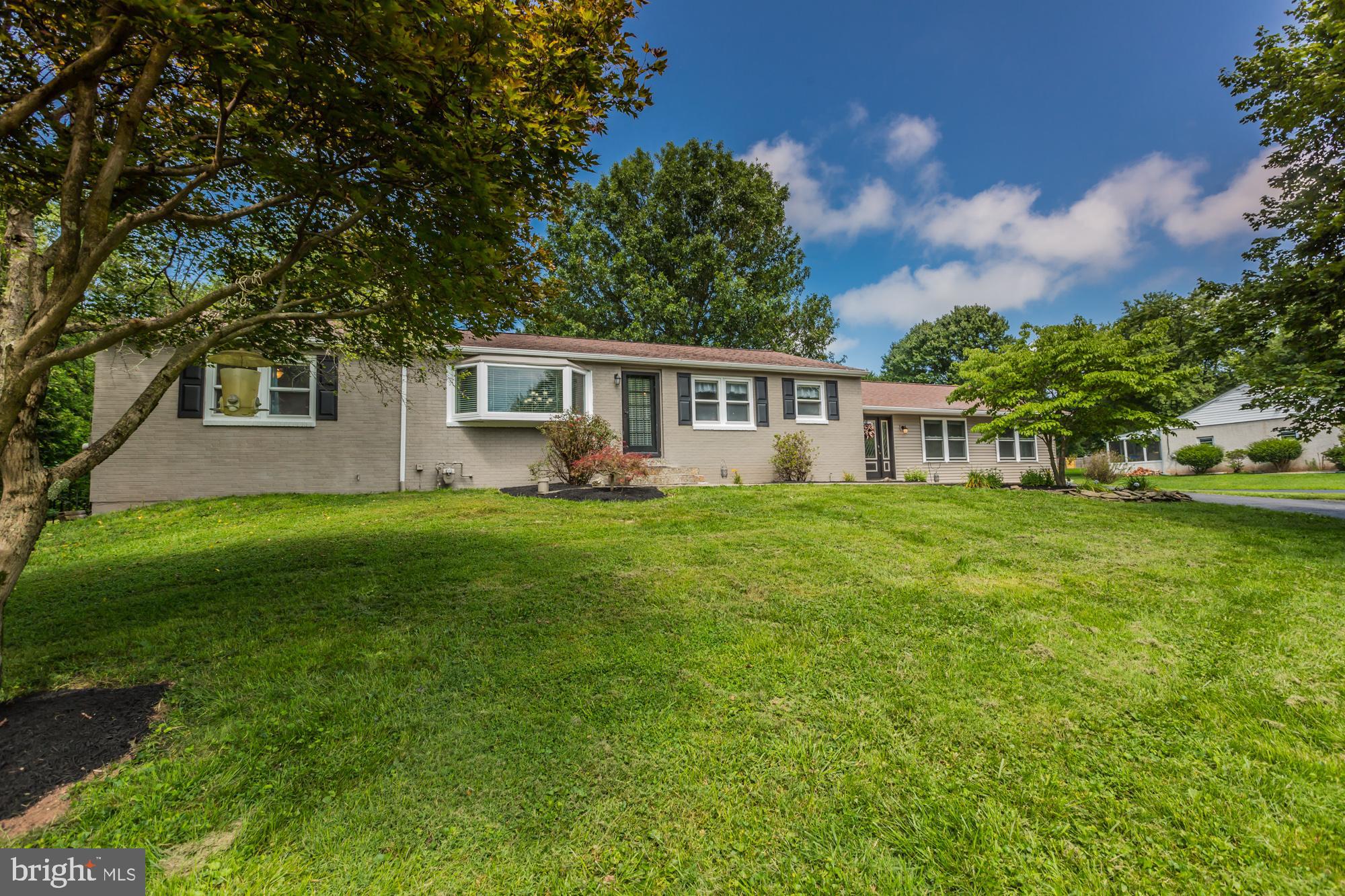 2075 Store Road Harleysville, PA 19438 - Photo 2 of 60 Front Yard
