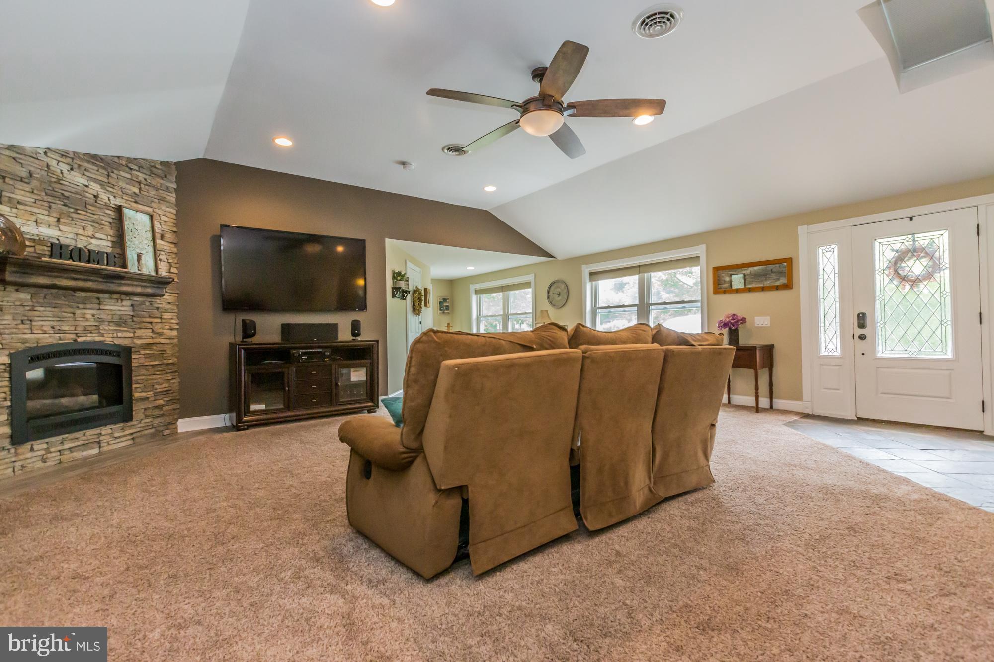 2075 Store Road Harleysville, PA 19438 - Photo 11 of 60 Main Living Area