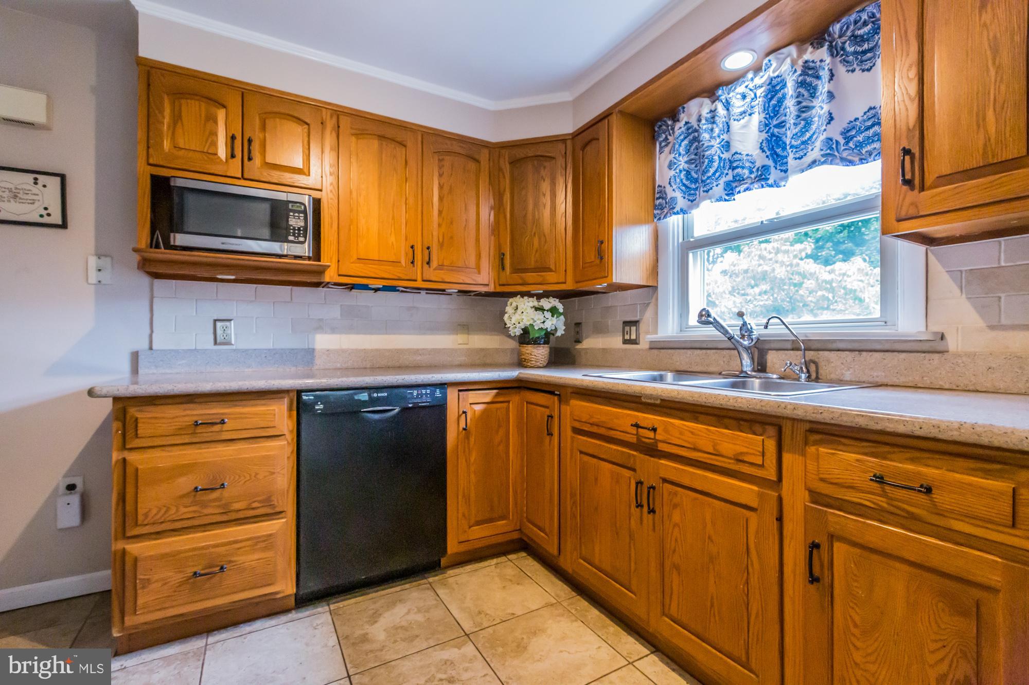 2075 Store Road Harleysville, PA 19438 - Photo 15 of 60 Kitchen