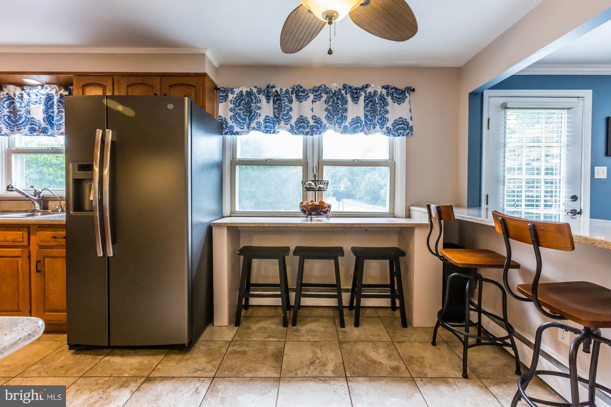 2075 Store Road Harleysville, PA 19438 - Photo 17 of 60 Breakfast Bar