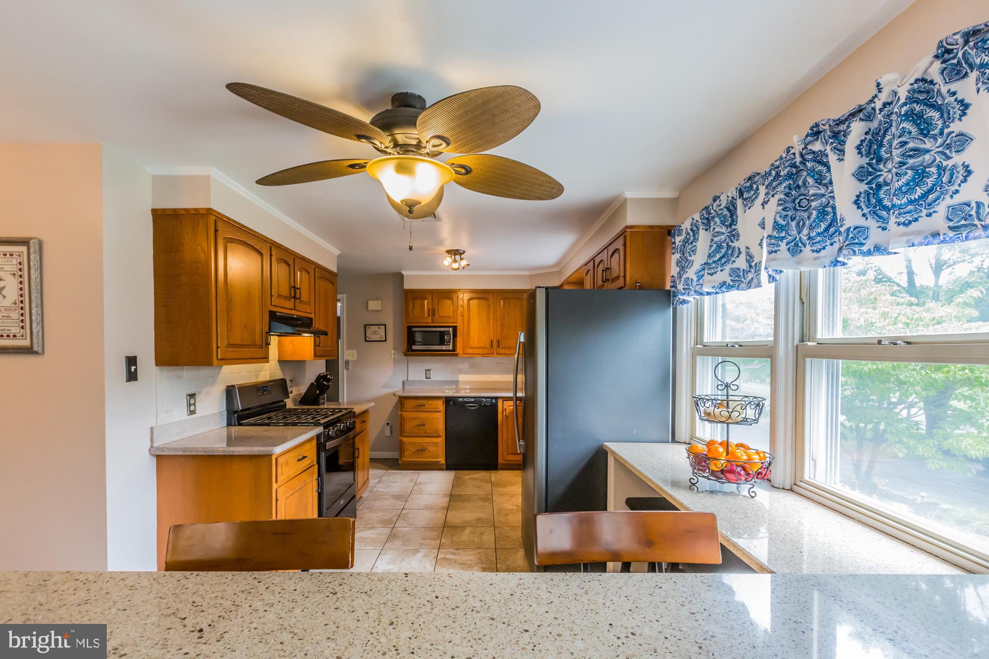 2075 Store Road Harleysville, PA 19438 - Photo 19 of 60 Breakfast Bar