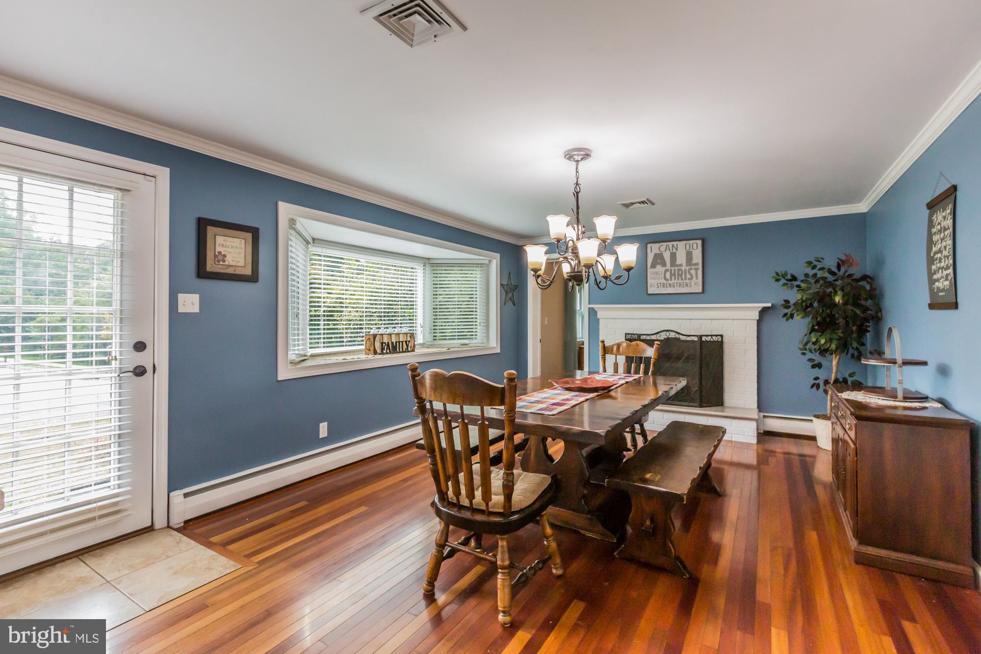 2075 Store Road Harleysville, PA 19438 - Photo 20 of 60 Formal Dining Area