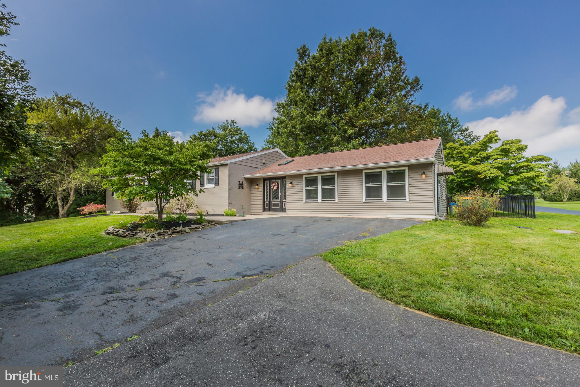 2075 Store Road Harleysville, PA 19438 - Photo 5 of 60 Driveway Entrance
