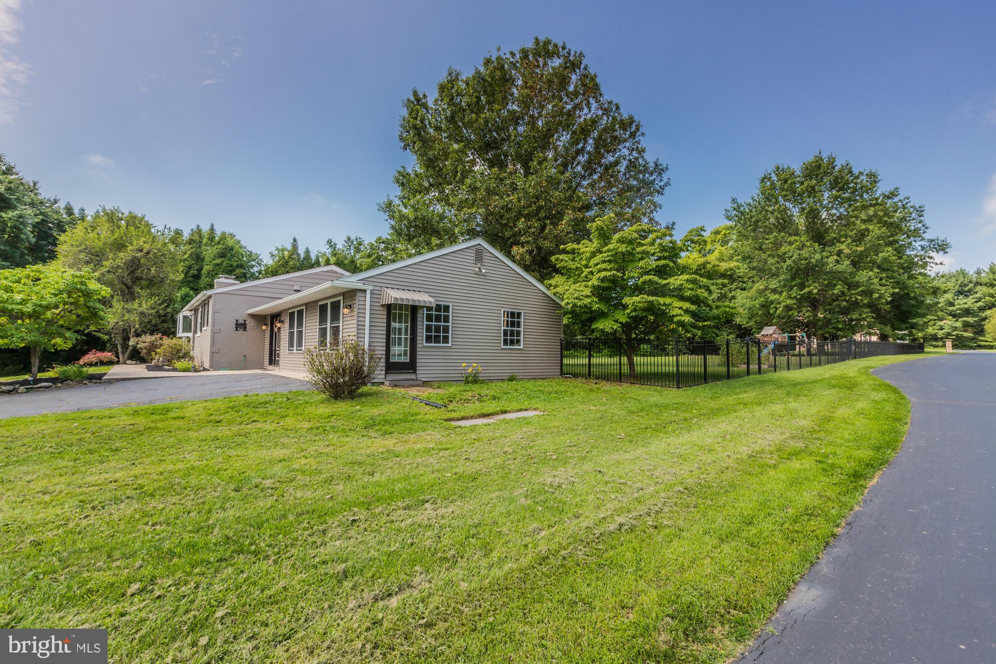 2075 Store Road Harleysville, PA 19438 - Photo 6 of 60 Side Road View