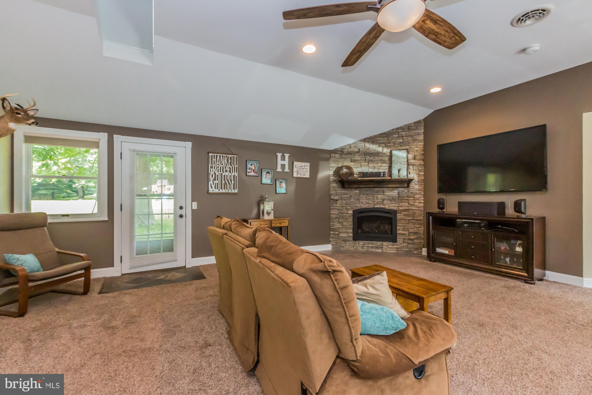 2075 Store Road Harleysville, PA 19438 - Photo 8 of 60 Main Living Area