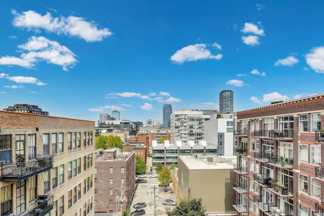 $350,000 | 1000 West Adams Street, Unit 815, Chicago, IL 60607