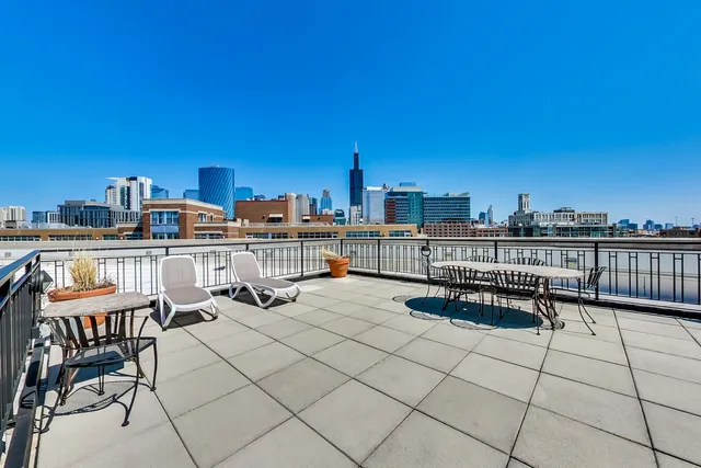 $350,000 | 1000 West Adams Street, Unit 815, Chicago, IL 60607
