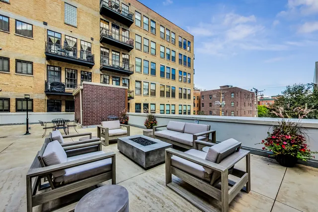 $350,000 | 1000 West Adams Street, Unit 815, Chicago, IL 60607