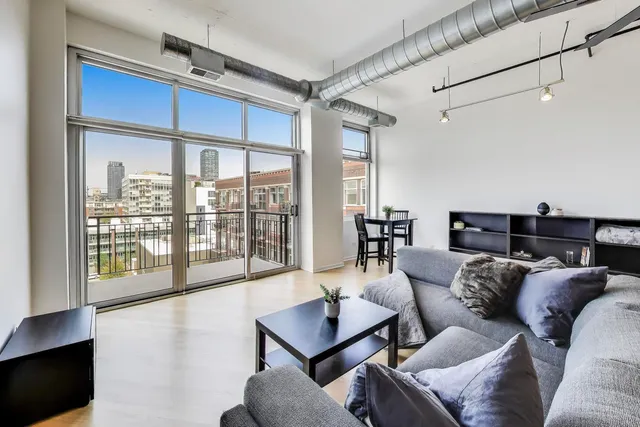 $350,000 | 1000 West Adams Street, Unit 815, Chicago, IL 60607