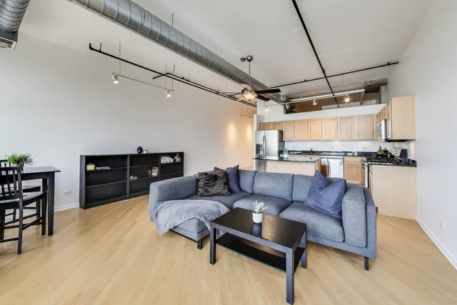 $350,000 | 1000 West Adams Street, Unit 815, Chicago, IL 60607