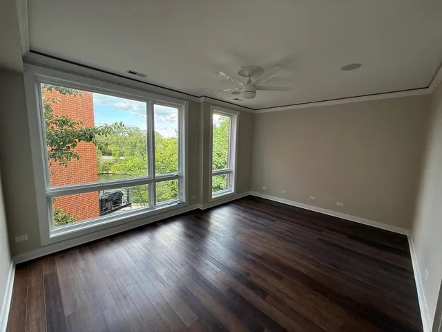 $910,000 | 2864 North Riverwalk Drive, Chicago, IL 60618