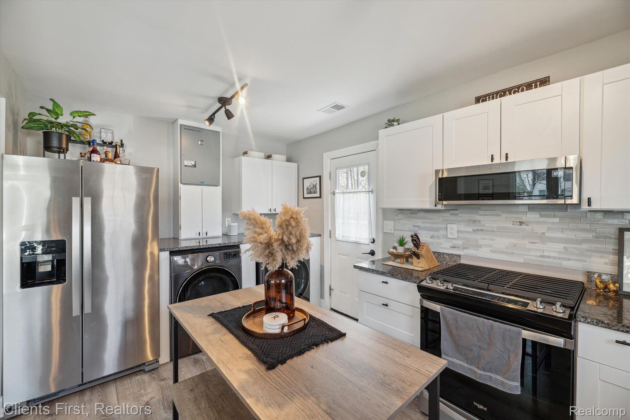 19395 Inkster Road Livonia, MI 48152 - Photo 13 of 30 Gallery Image 13