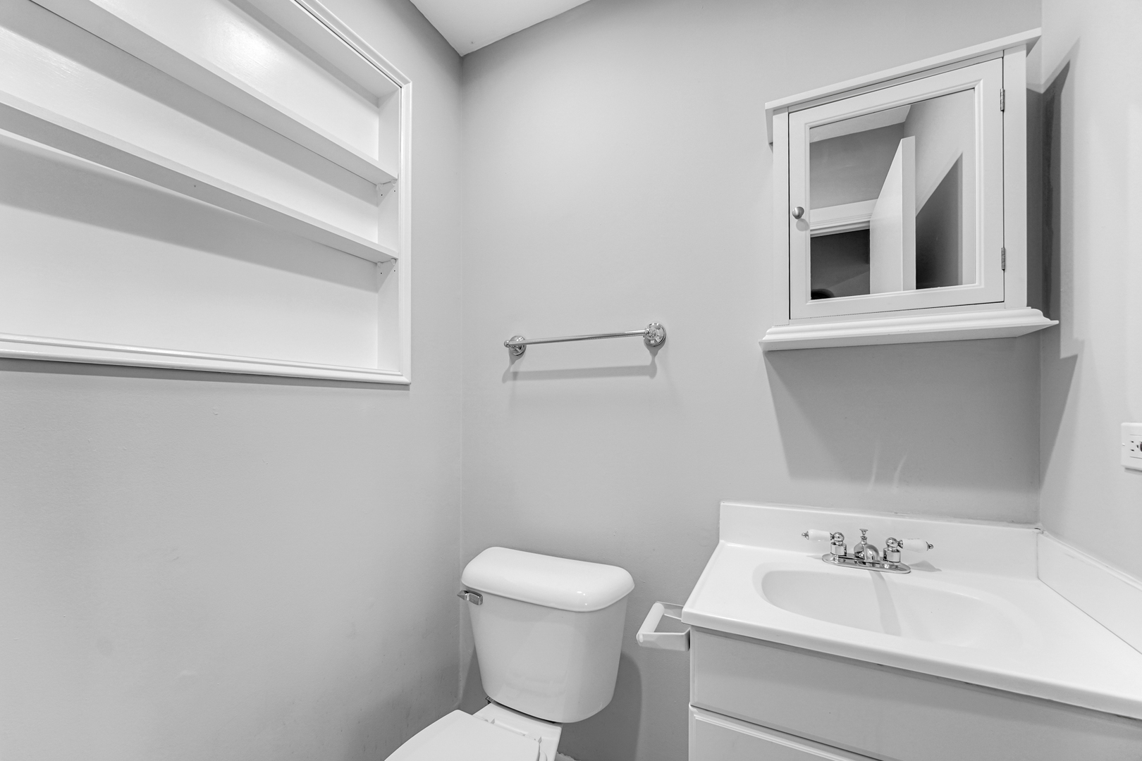 6159 Beechwood Road Matteson, IL 60443 - Photo 12 of 21 a bathroom with a sink mirror and toilet